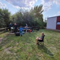 An der R&ouml;delbank neben der H&uuml;tte...