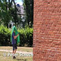 Die Wände vom Turm gilt es zu umgehen